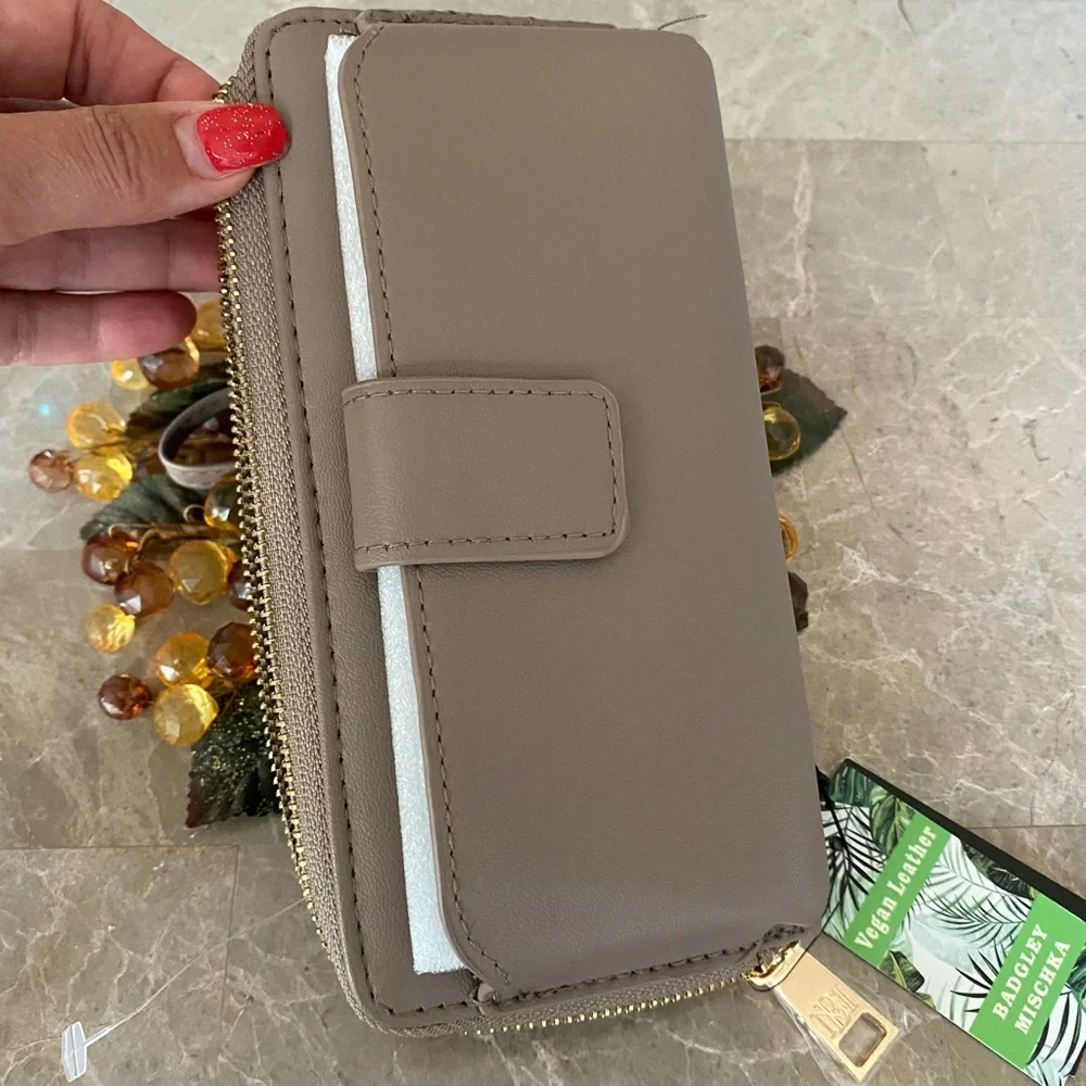 BADGLEY MISCHKA Phone Case Wallet